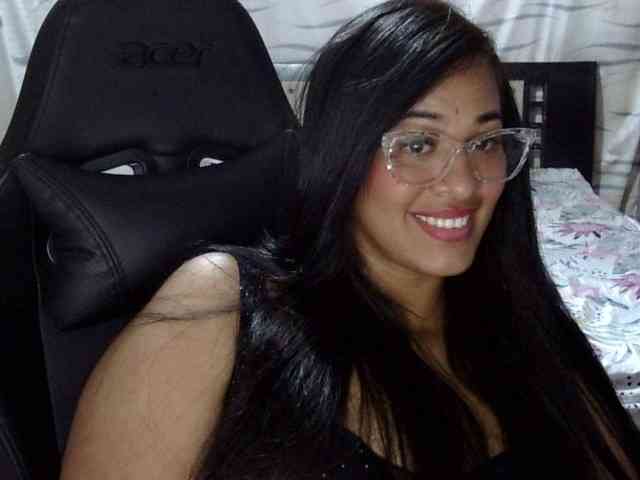 Letty33 webcam