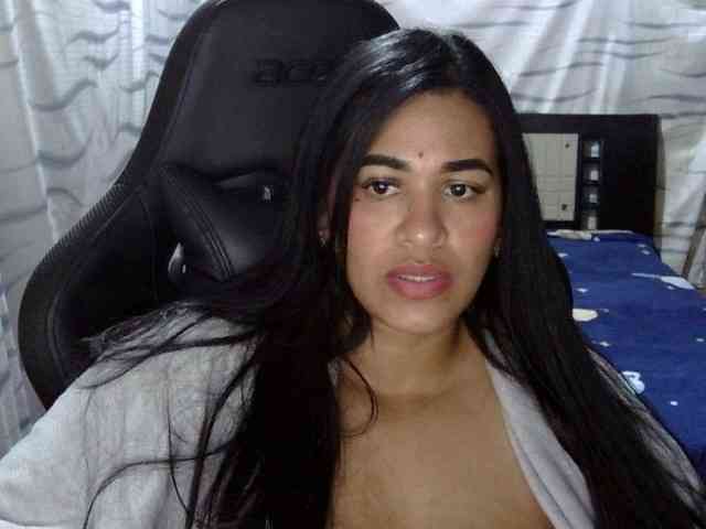 Letty33 webcam