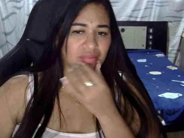 Letty33 webcam