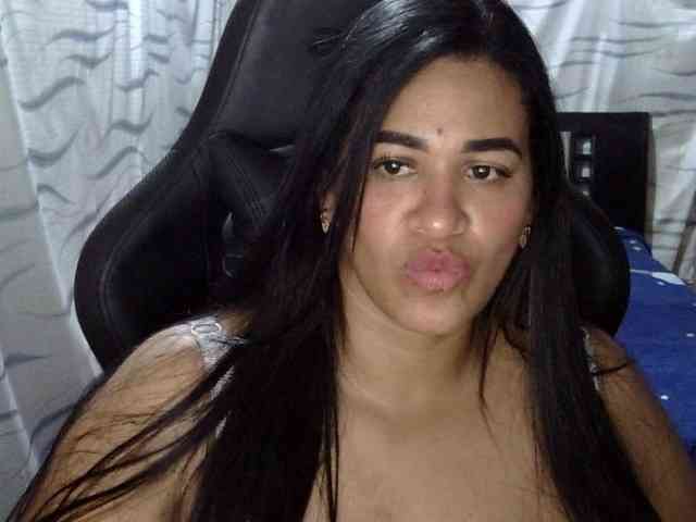 Letty33 webcam