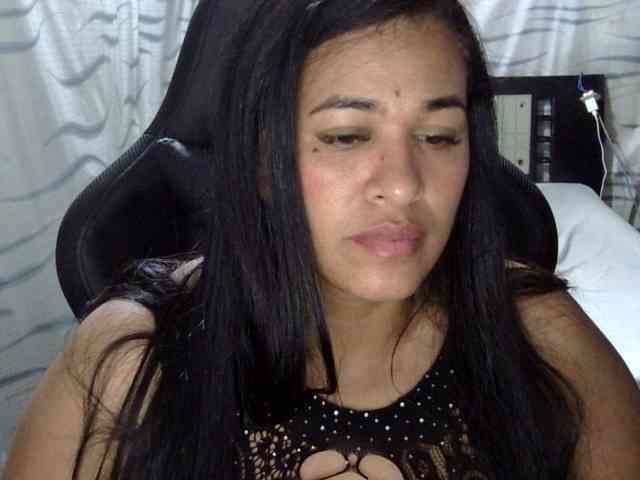 Letty33 webcam
