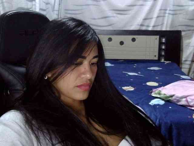 Letty33 webcam