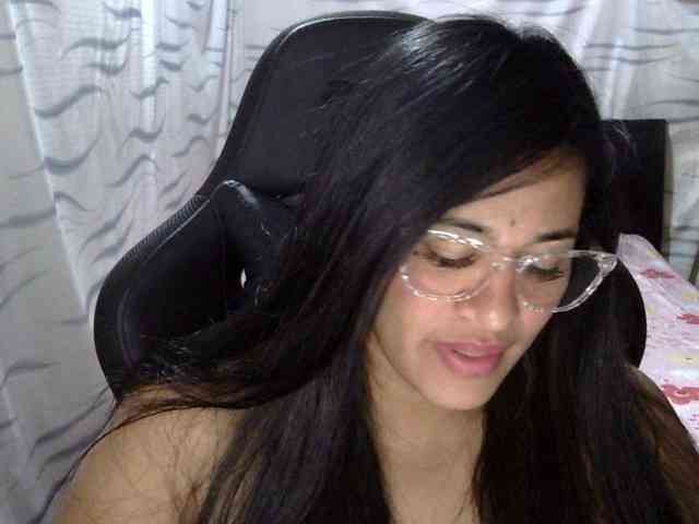 Letty33 webcam