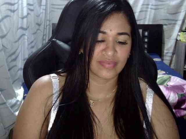 Letty33 webcam