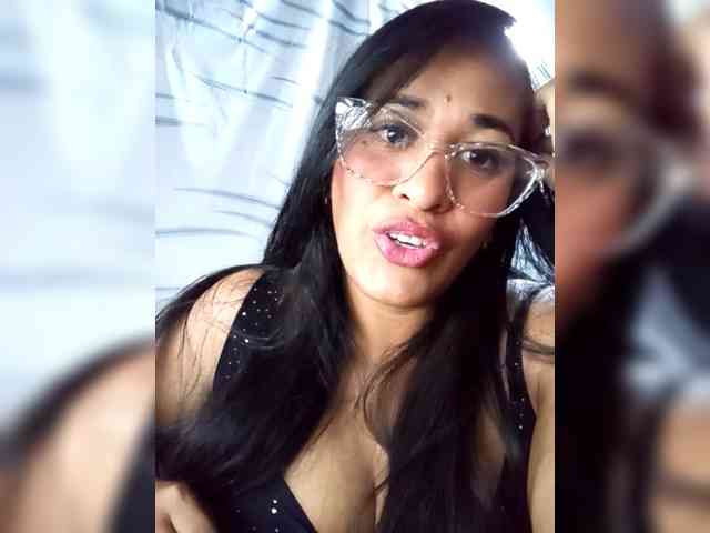 Letty33 webcam