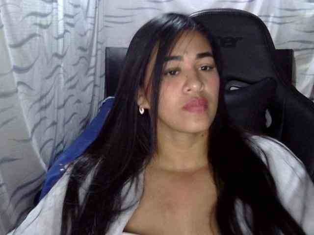 Letty33 webcam