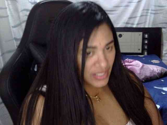Letty33 webcam
