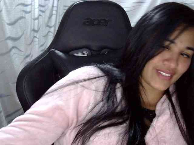 Letty33 webcam