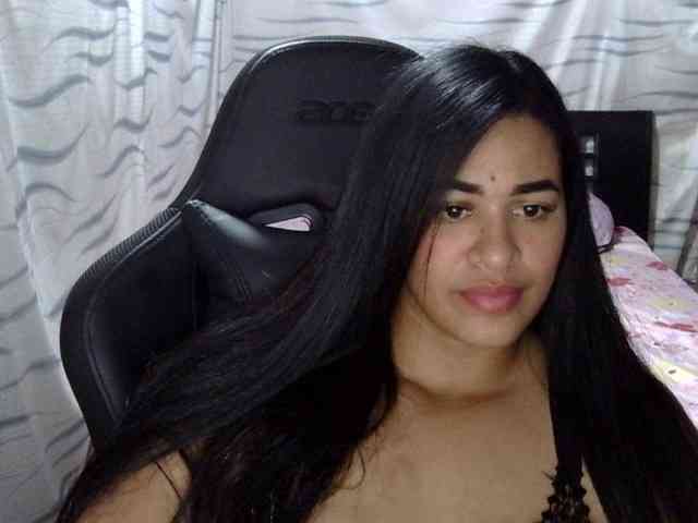 Letty33 webcam