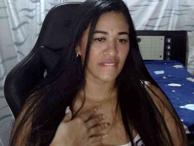 Letty33 webcam