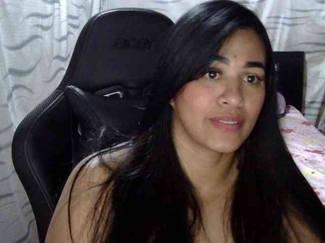 Letty33 webcam