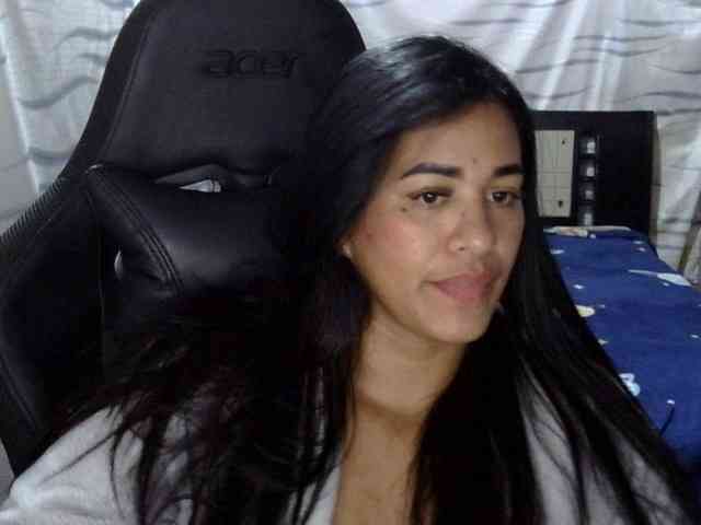 Letty33 webcam