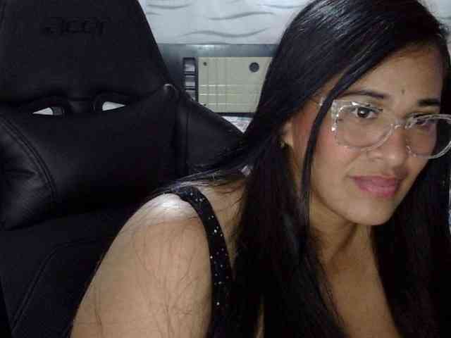 Letty33 webcam