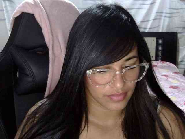 Letty33 webcam