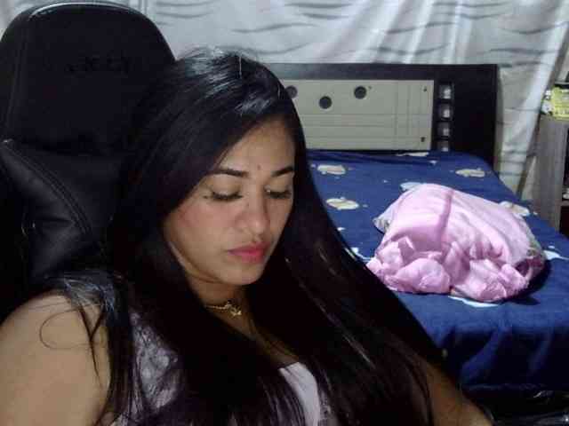 Letty33 webcam