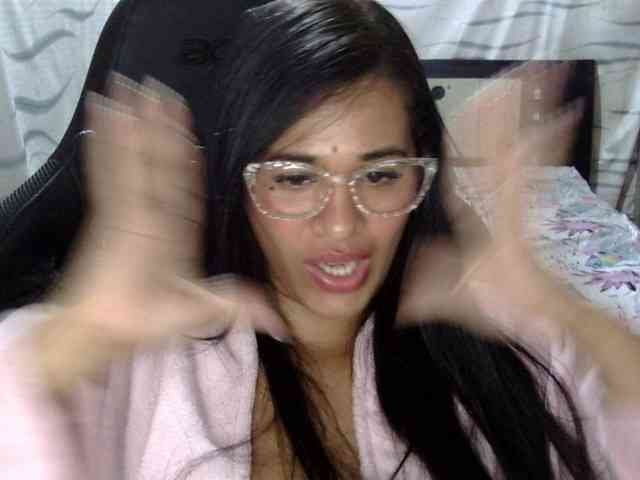 Letty33 webcam
