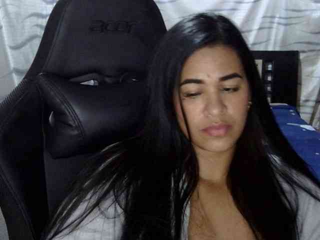 Letty33 webcam