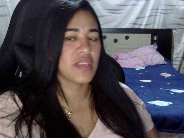 Letty33 webcam