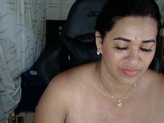 Letty33 webcam