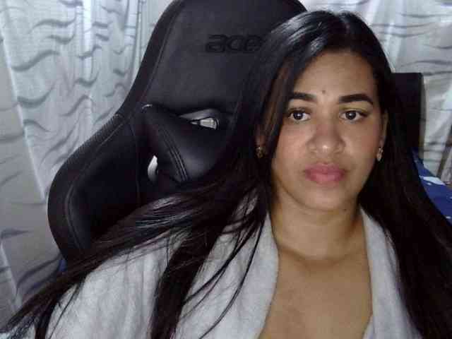Letty33 webcam