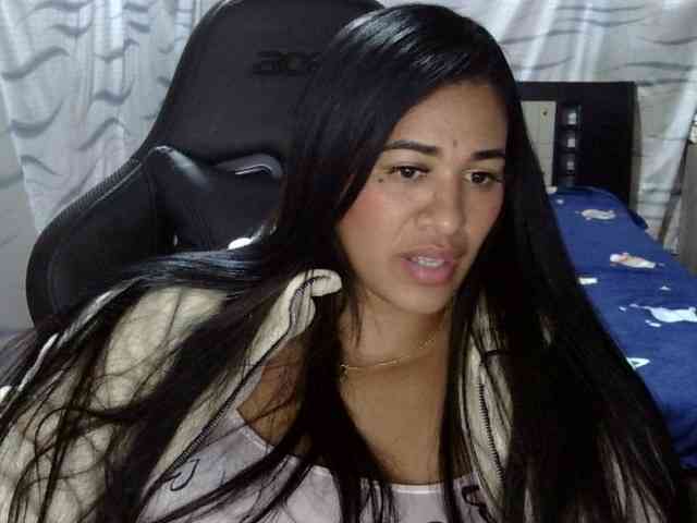 Letty33 webcam