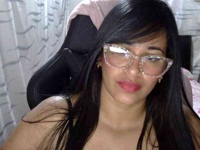 Letty33 webcam