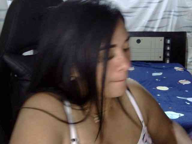 Letty33 webcam
