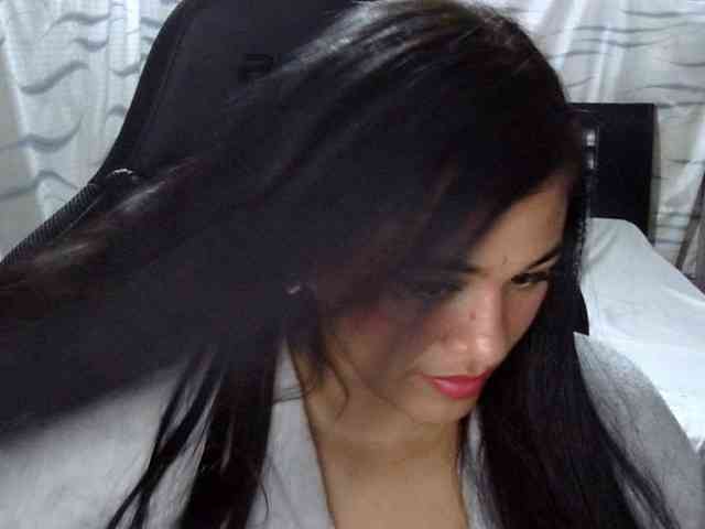 Letty33 webcam
