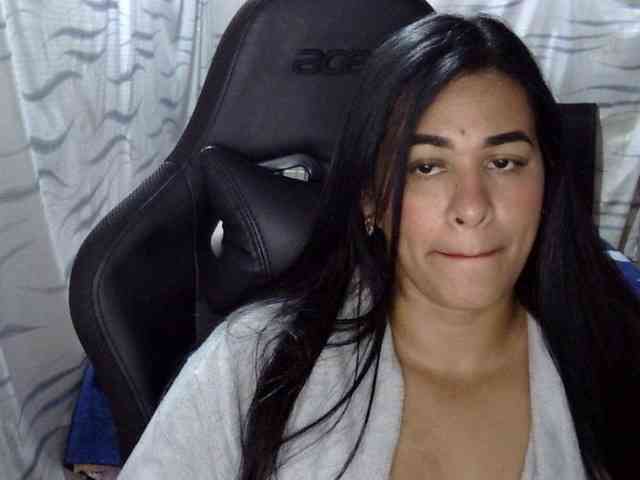 Letty33 webcam