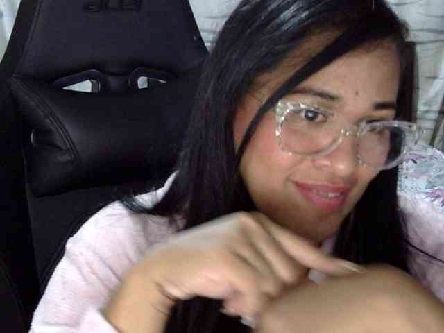 Letty33 webcam