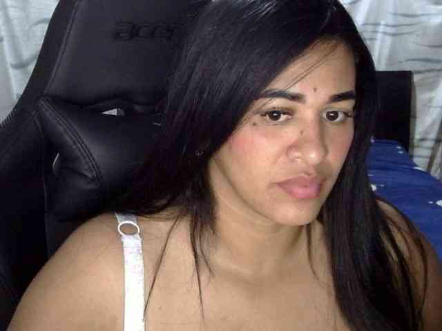 Letty33 webcam