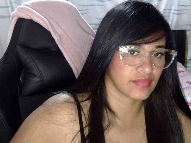 Letty33 webcam