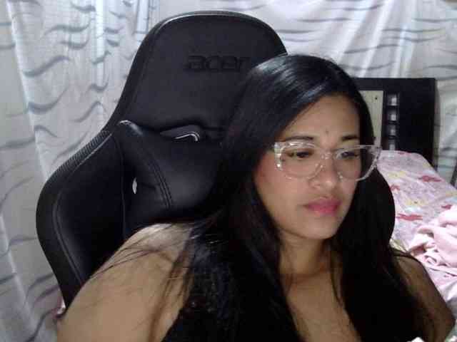 Letty33 webcam