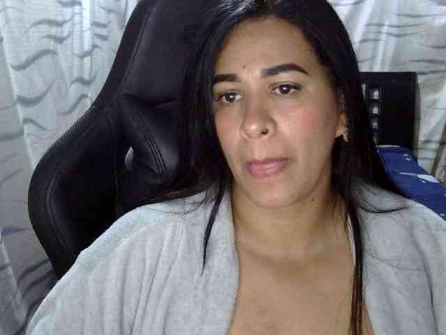 Letty33 webcam