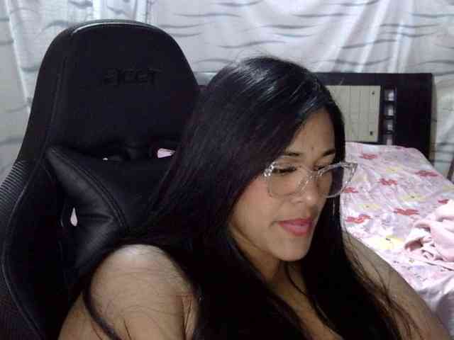 Letty33 webcam