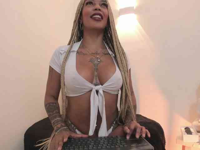 Kenyaaaa webcam