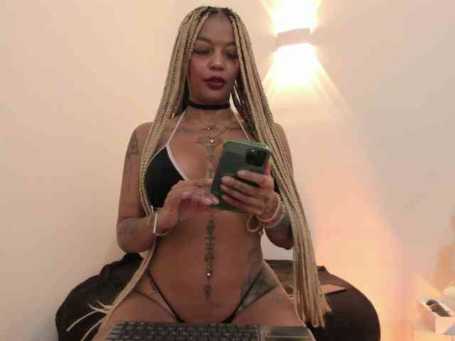 Kenyaaaa webcam