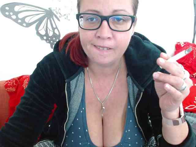 LadyHellene webcam
