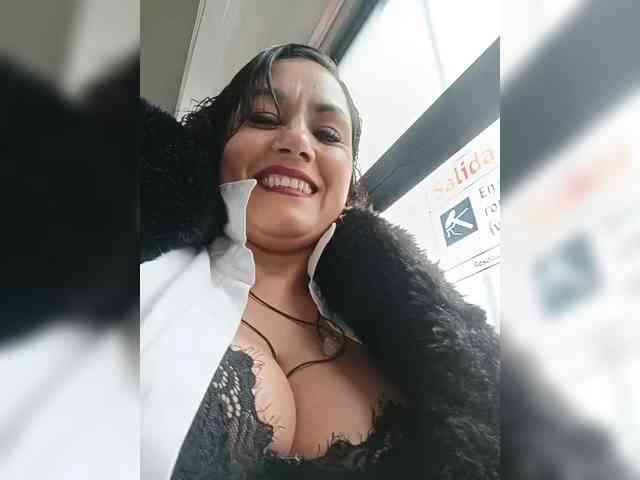 AlexaBrown12 webcam