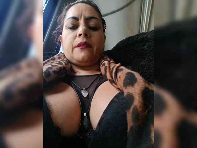 AlexaBrown12 webcam