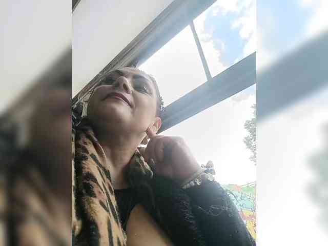 AlexaBrown12 webcam