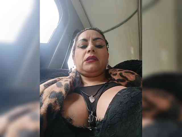 AlexaBrown12 webcam