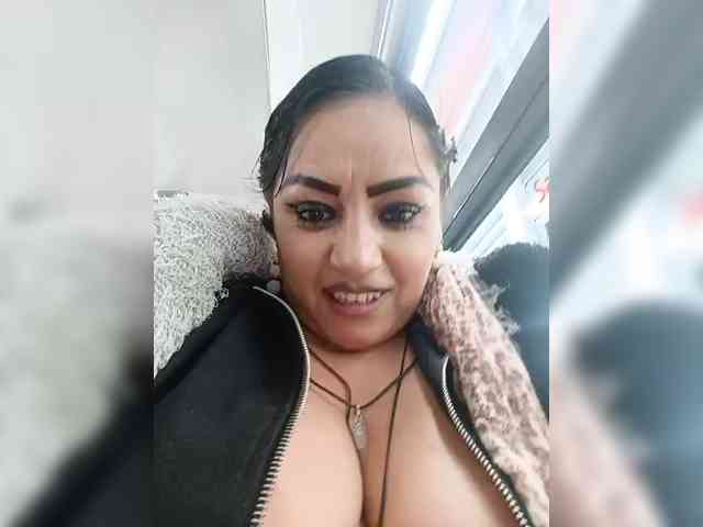 AlexaBrown12 webcam
