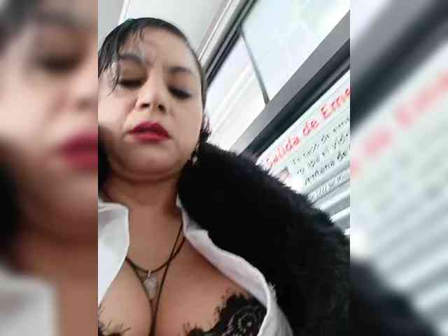 AlexaBrown12 webcam