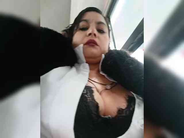 AlexaBrown12 webcam