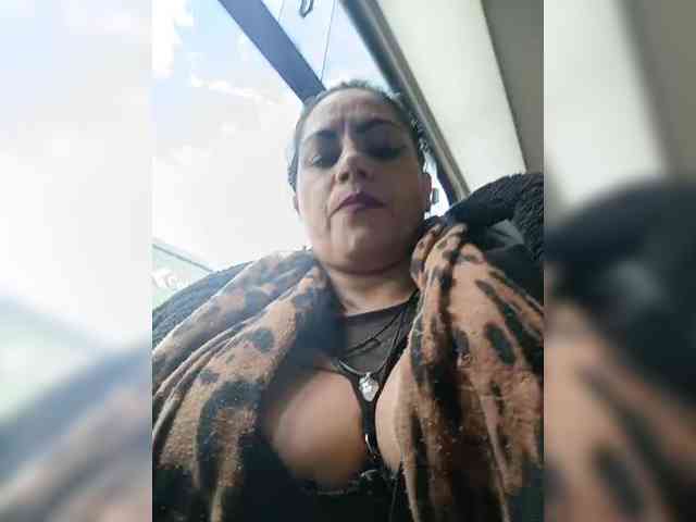 AlexaBrown12 webcam