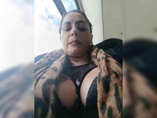 AlexaBrown12 webcam