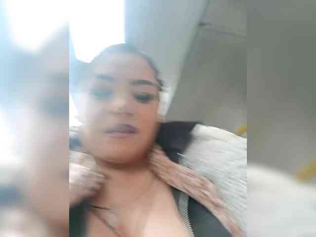 AlexaBrown12 webcam