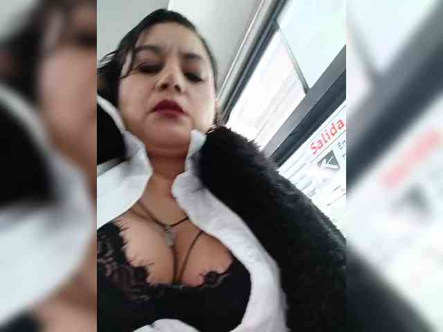 AlexaBrown12 webcam