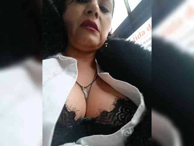 AlexaBrown12 webcam
